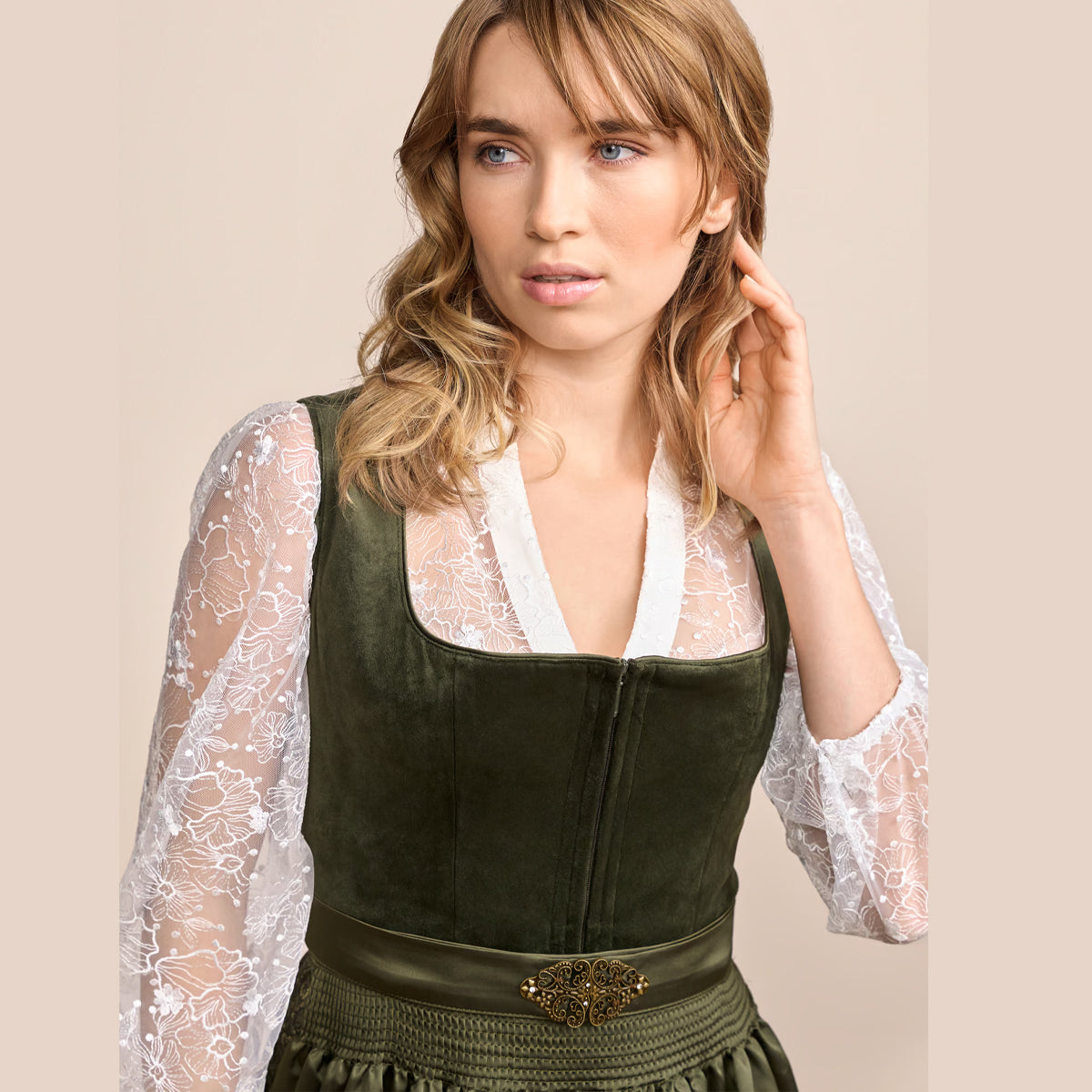 Krüger Dirndl Livie Oliv Grün Samt Reißverschluss 70cm