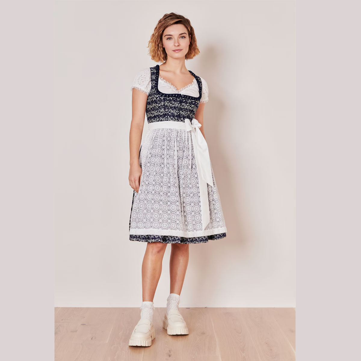 Krüger Dirndl Minna Marine Spitzenschürze 60cm