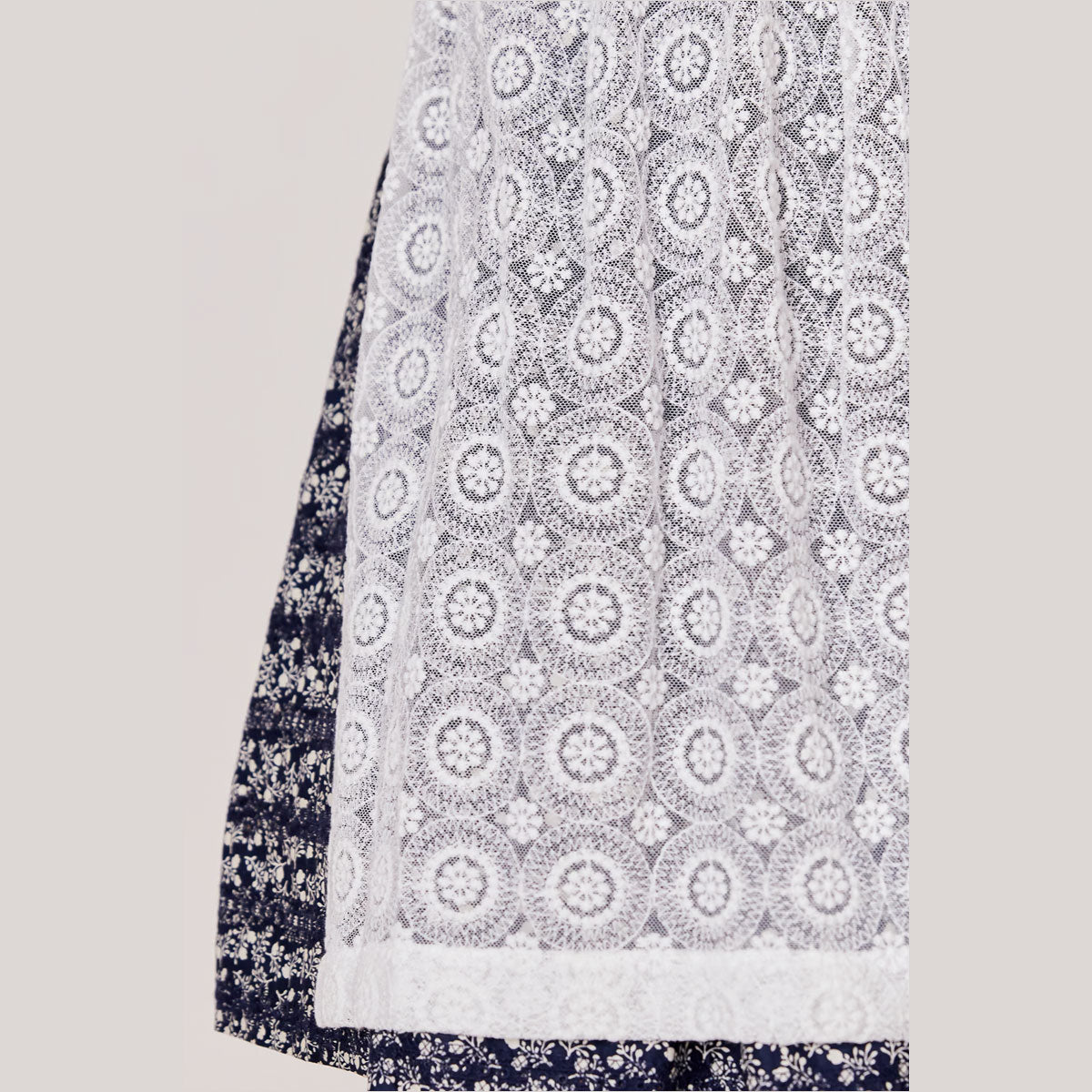 Krüger Dirndl Minna Marine Spitzenschürze 60cm