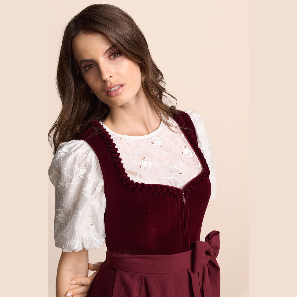 Krüger Dirndl Naomie Bordeaux Samt 70cm