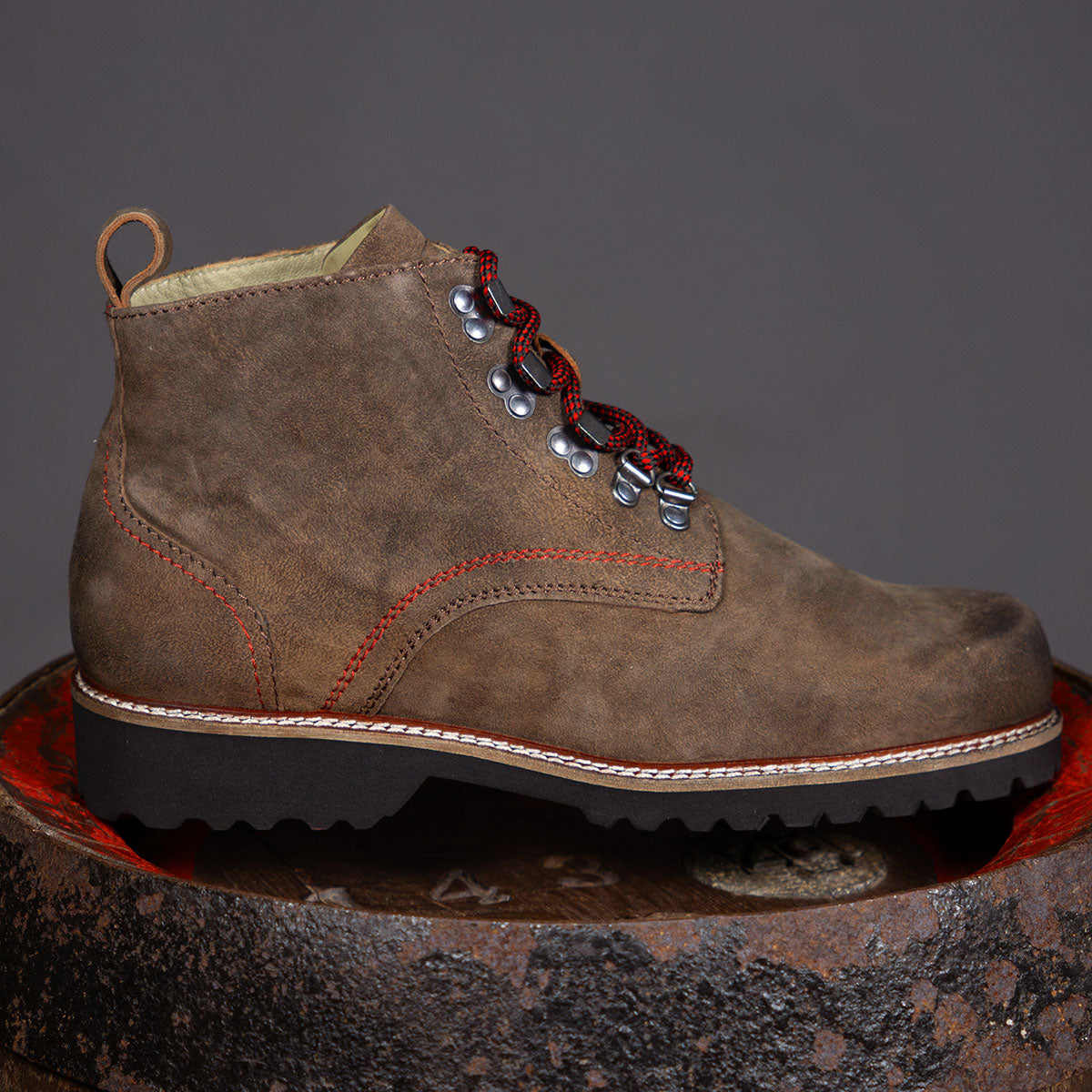 MeiSchua! Trachtenstiefel Rudl Braun Rot mit roten Schnürsenkel