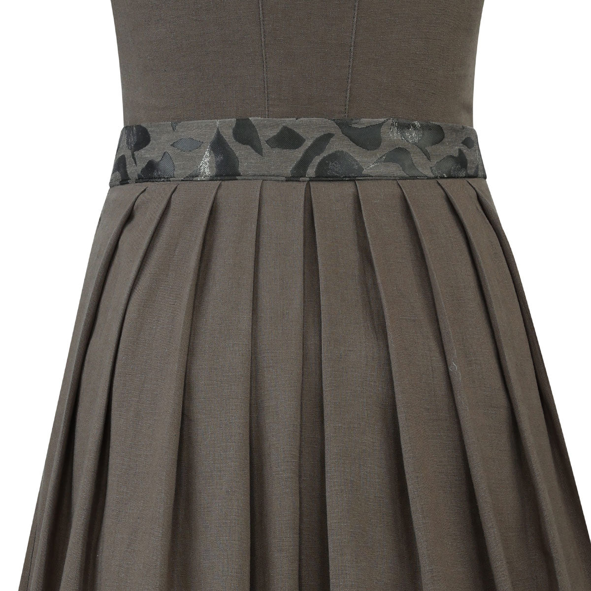 MarJo Dirndl Olive Aura Froschgoscherl 70 cm Kollektion Teresa Bauer 2026