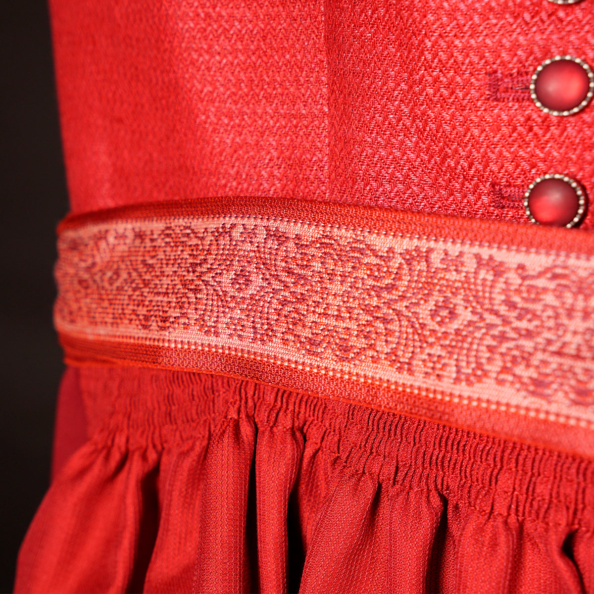 Wenger Dirndl Eileen Rot Knopfleiste 70cm