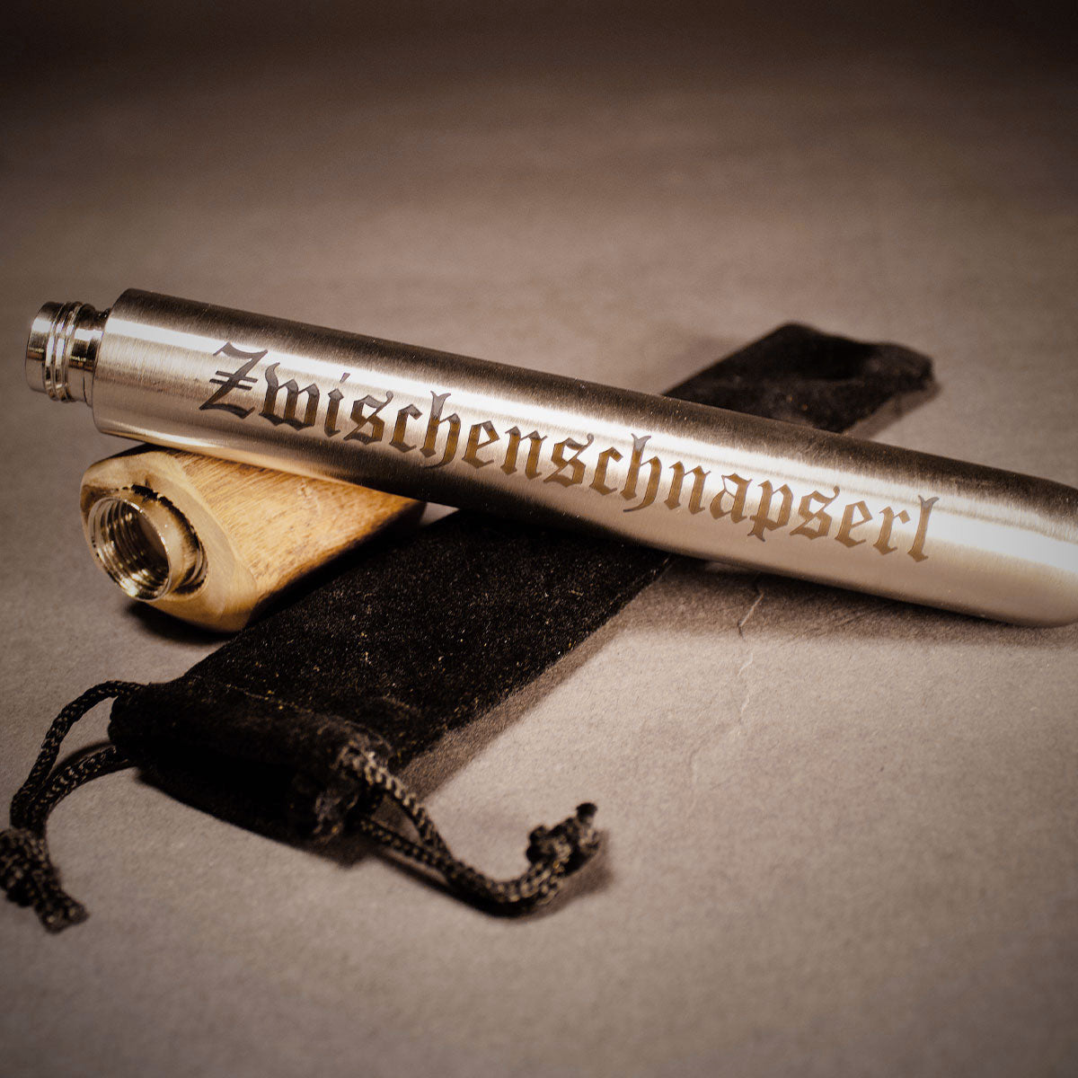 Lederhosen Flachmann Zwischenschnapserl - Datschi Trachten